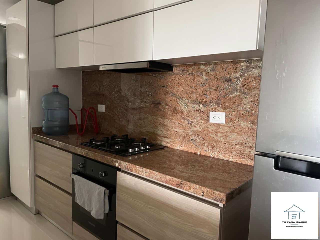 Apartamento en venta en Piedrapintada Alta, Ibagué, con cocina moderna y acabados de calidad.