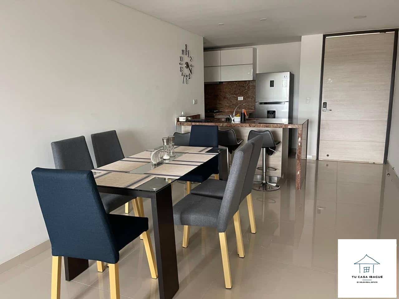 Apartamento en venta en Piedrapintada Alta, Ibagué, con cocina moderna y comedor amplio.