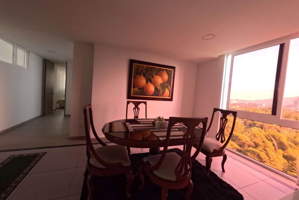 Apartamento de 200m2 en Calambeo Ibagué con vista a la ciudad y zona social moderna.