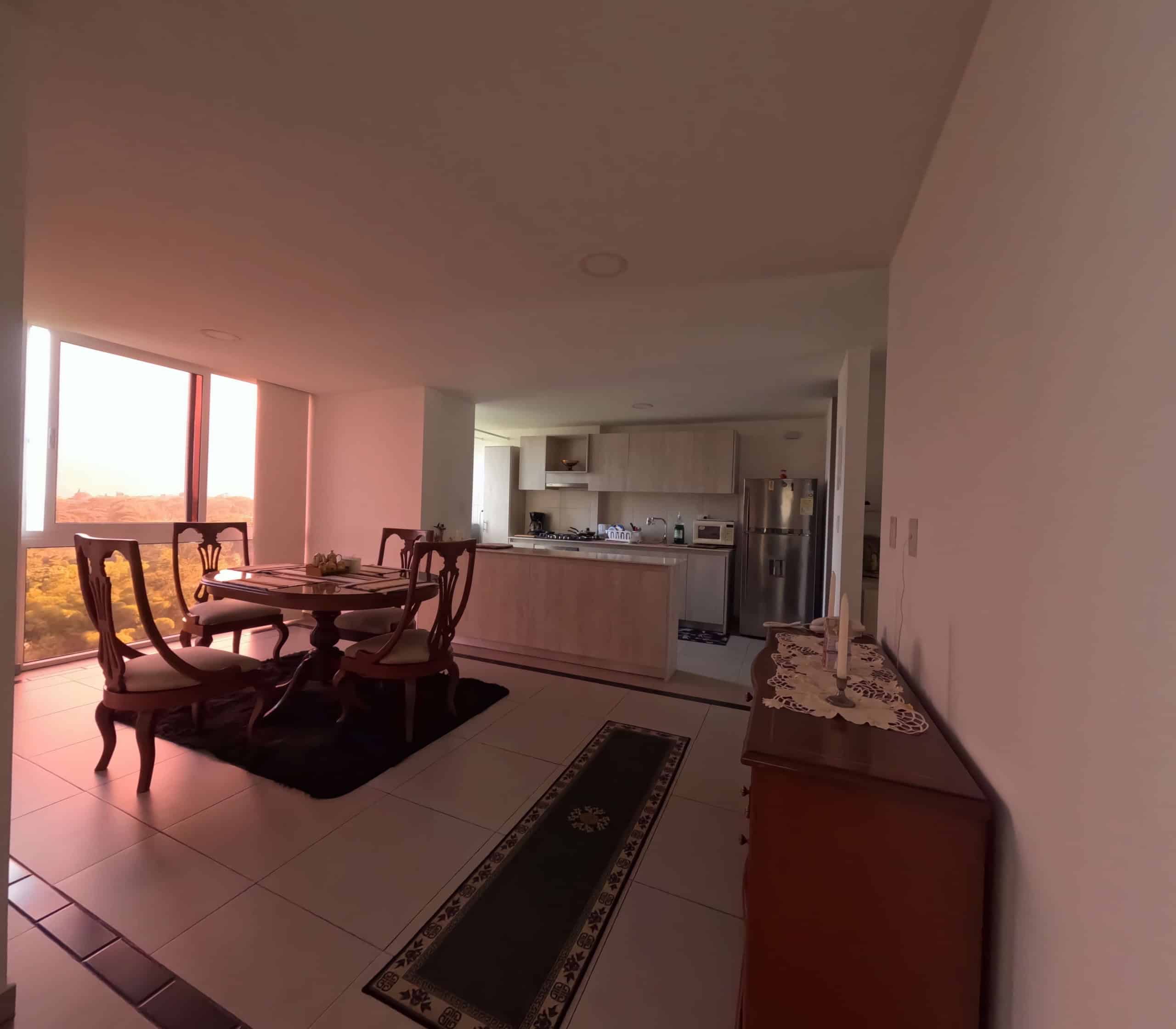 Apartamento amplio de 200m2 en Calambeo, Ibagué, con vista panorámica y espacios modernos.