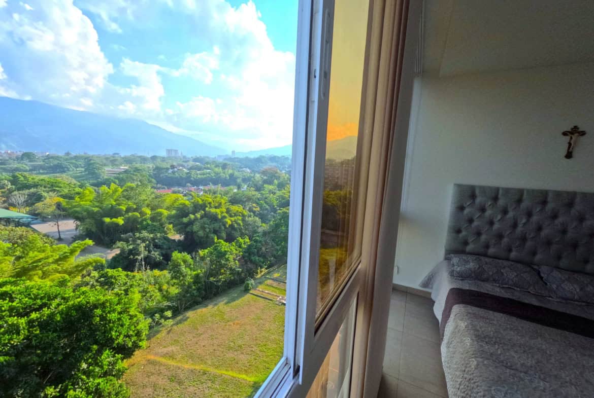 Apartamento 200m2 Calambeo Ibagué con vista al paisaje natural y áreas verdes.