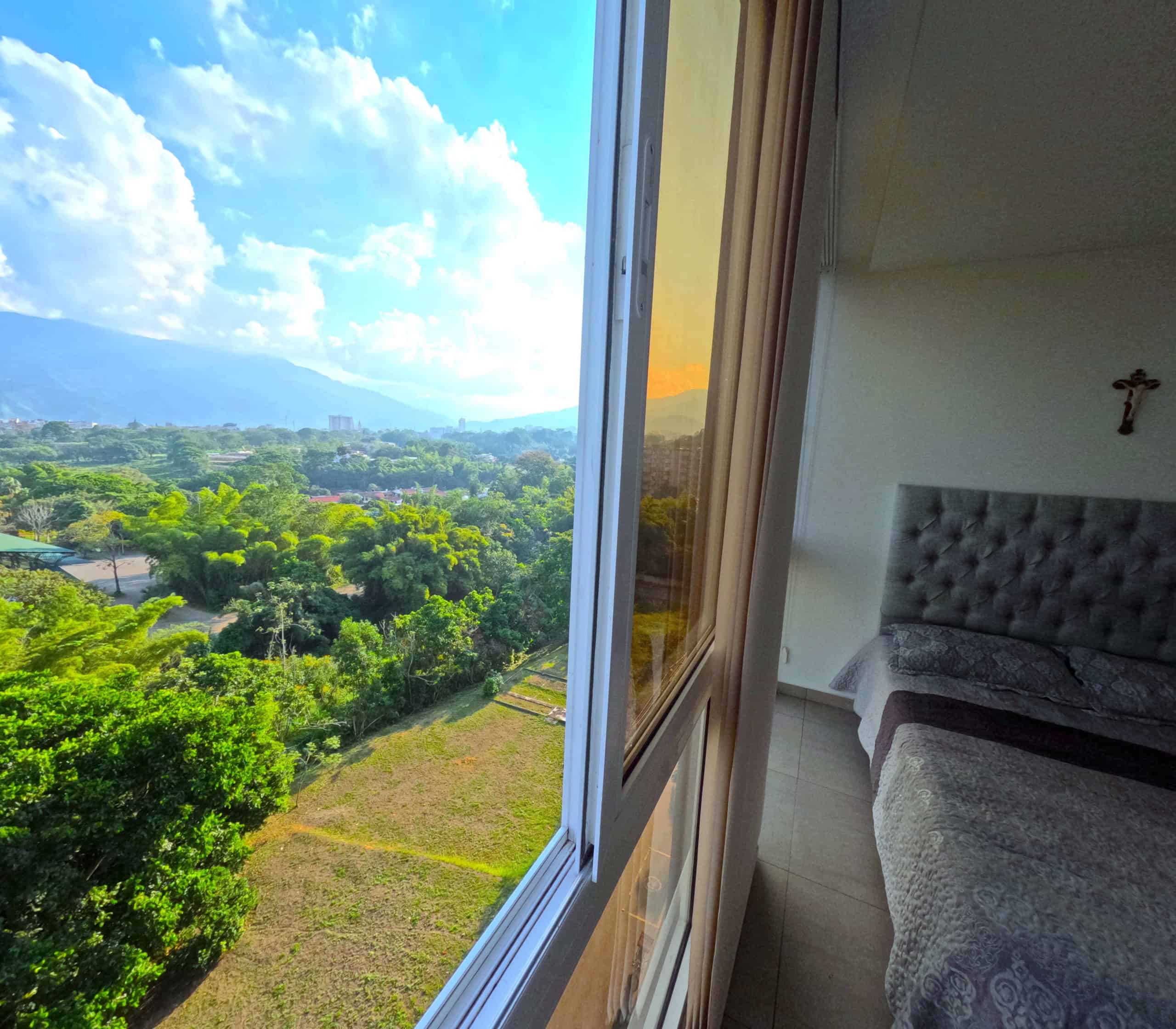 Apartamento 200m2 Calambeo Ibagué con vista al paisaje natural y áreas verdes.