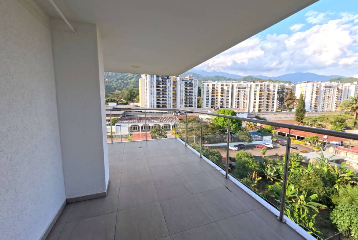 Apartamento 200m2 Calambeo Ibagué con vista a la ciudad y espacios amplios.