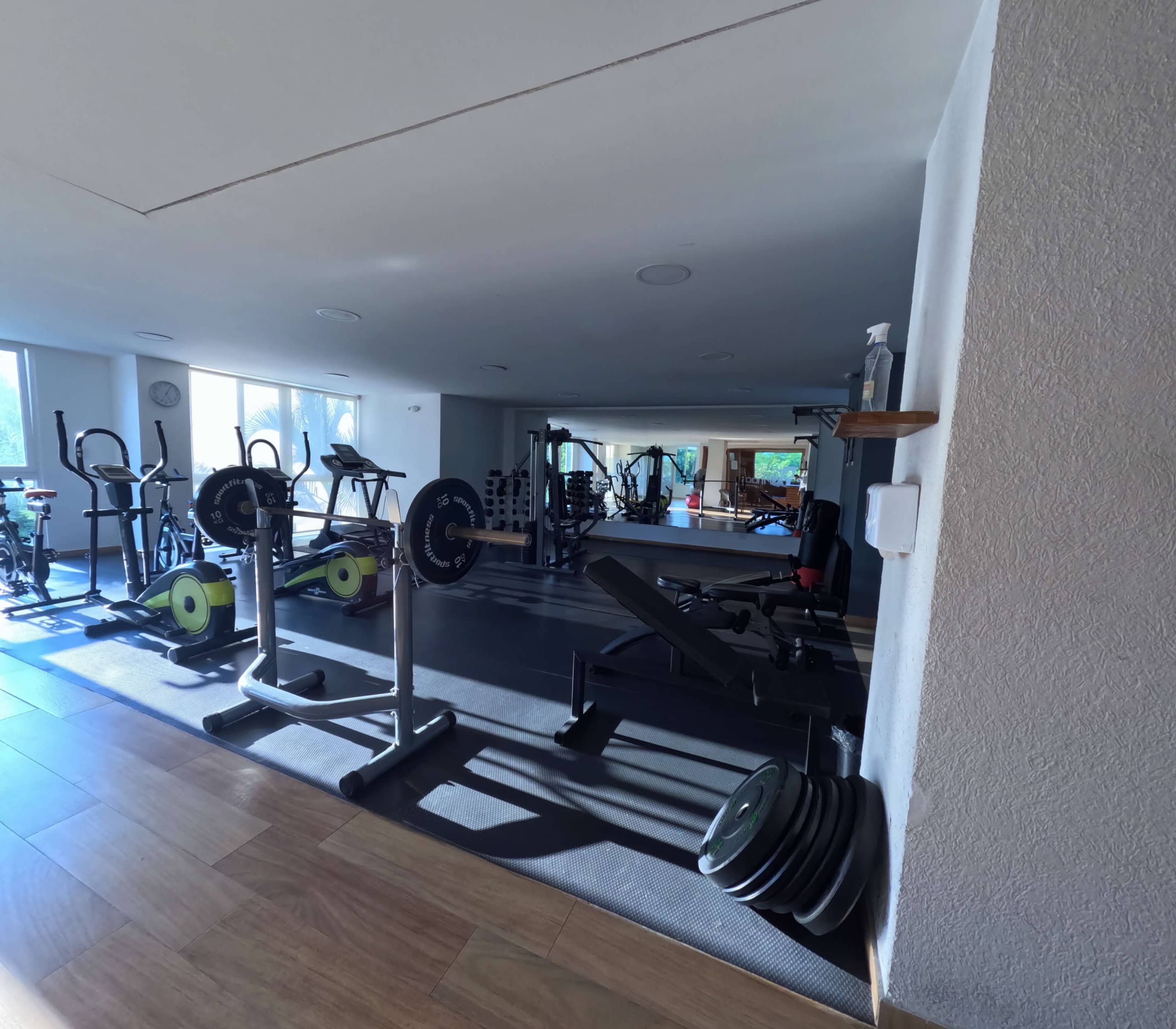 Gimnasio equipado en apartamento de 200m2 en Calambeo, Ibagué, ideal para mantenerse en forma.