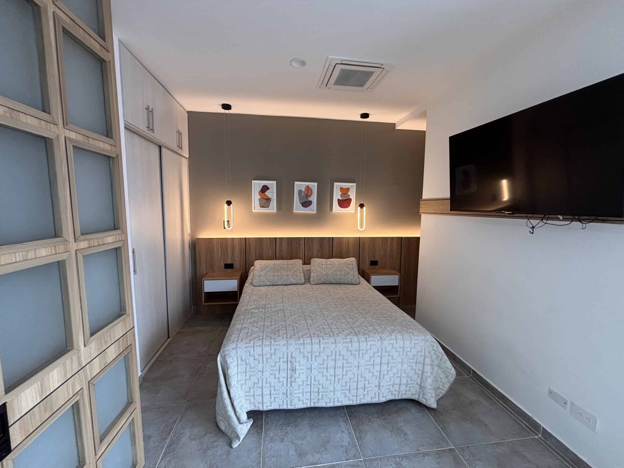 Apartamento en venta en Milla de Oro, edificio RFP, habitación moderna y cómoda.