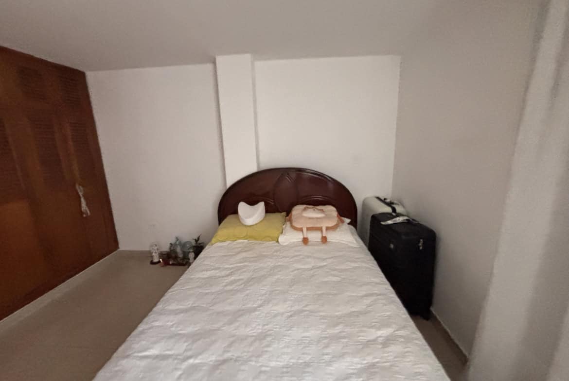 Apartamento en venta en Piedrapintada, Ibagué, con habitación y espacio cómodo.