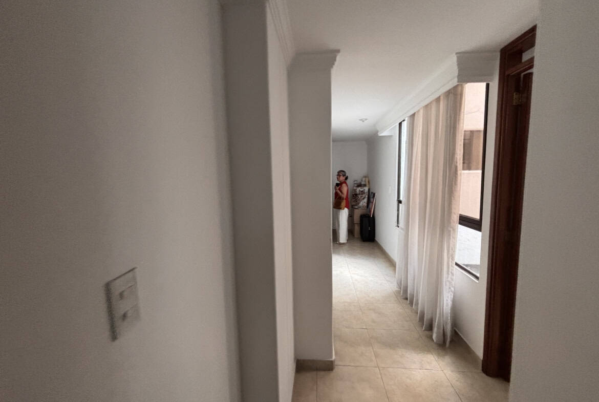 Apartamento en venta en Piedrapintada, Ibagué, con espacios amplios y luminosos.