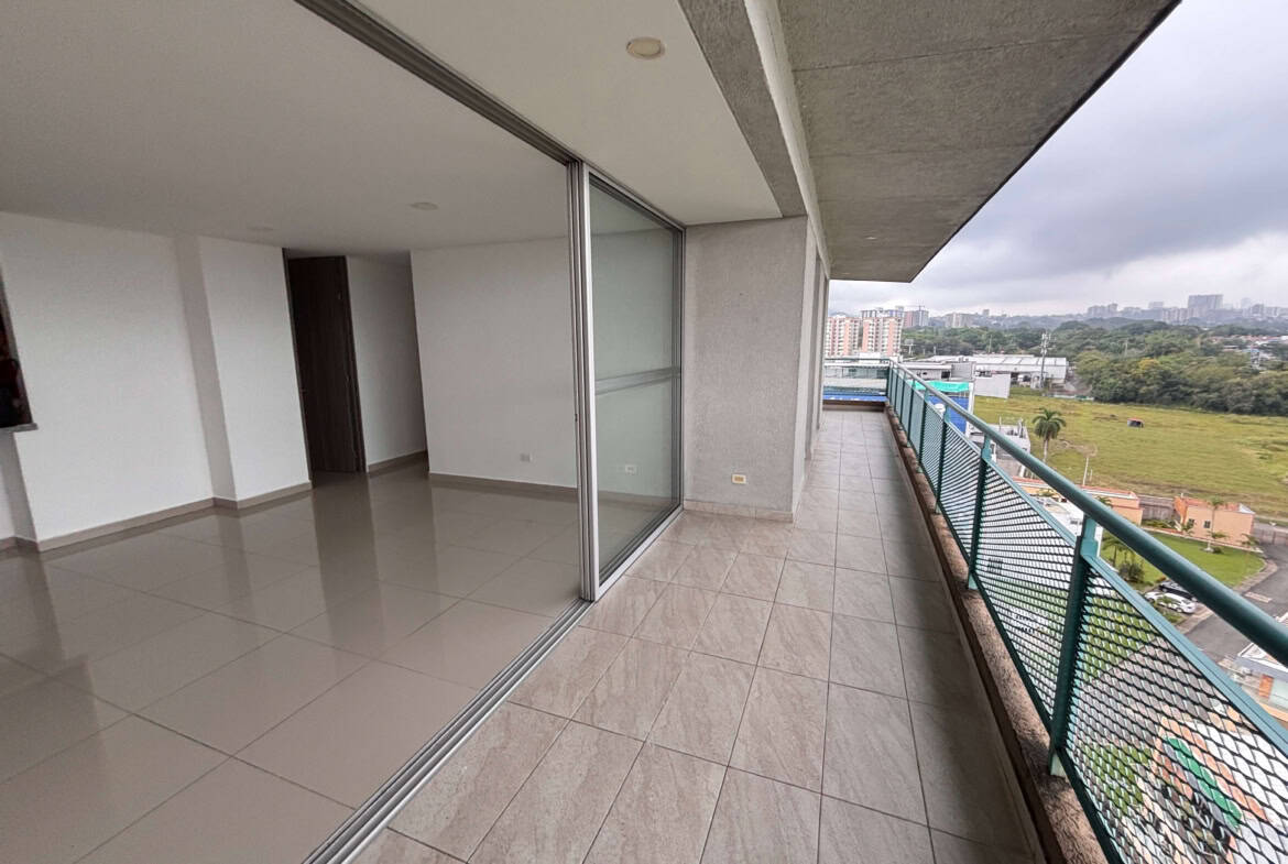 Apartamento en venta en Florida Reservada con balcón y vista panorámica.