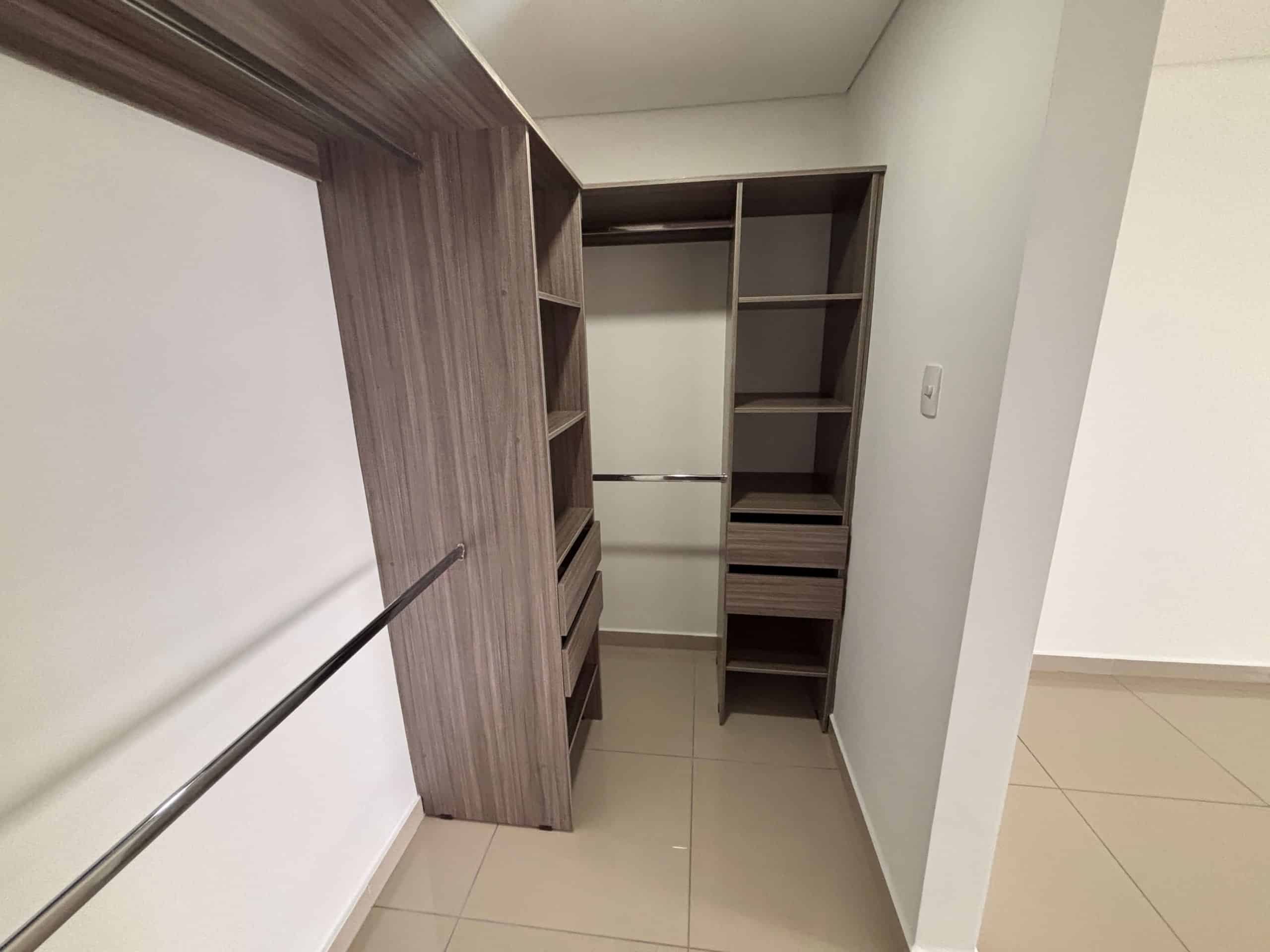 Armario empotrado en apartamento en venta en Florida Reservada, Ibagué, con espacio de almacenamient.