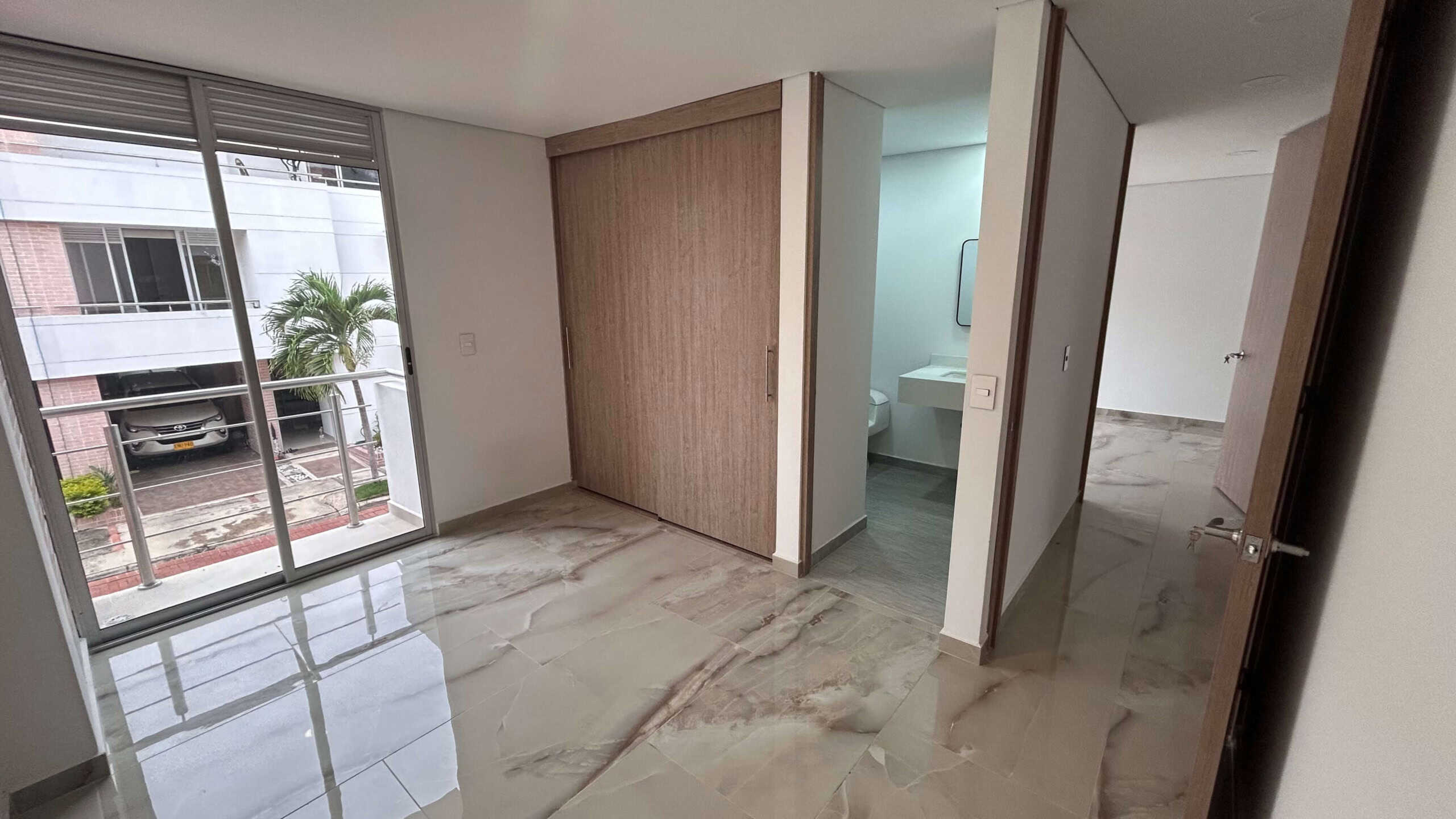 Imagen de habitación moderna en condominio La Samaria, Ibagué.