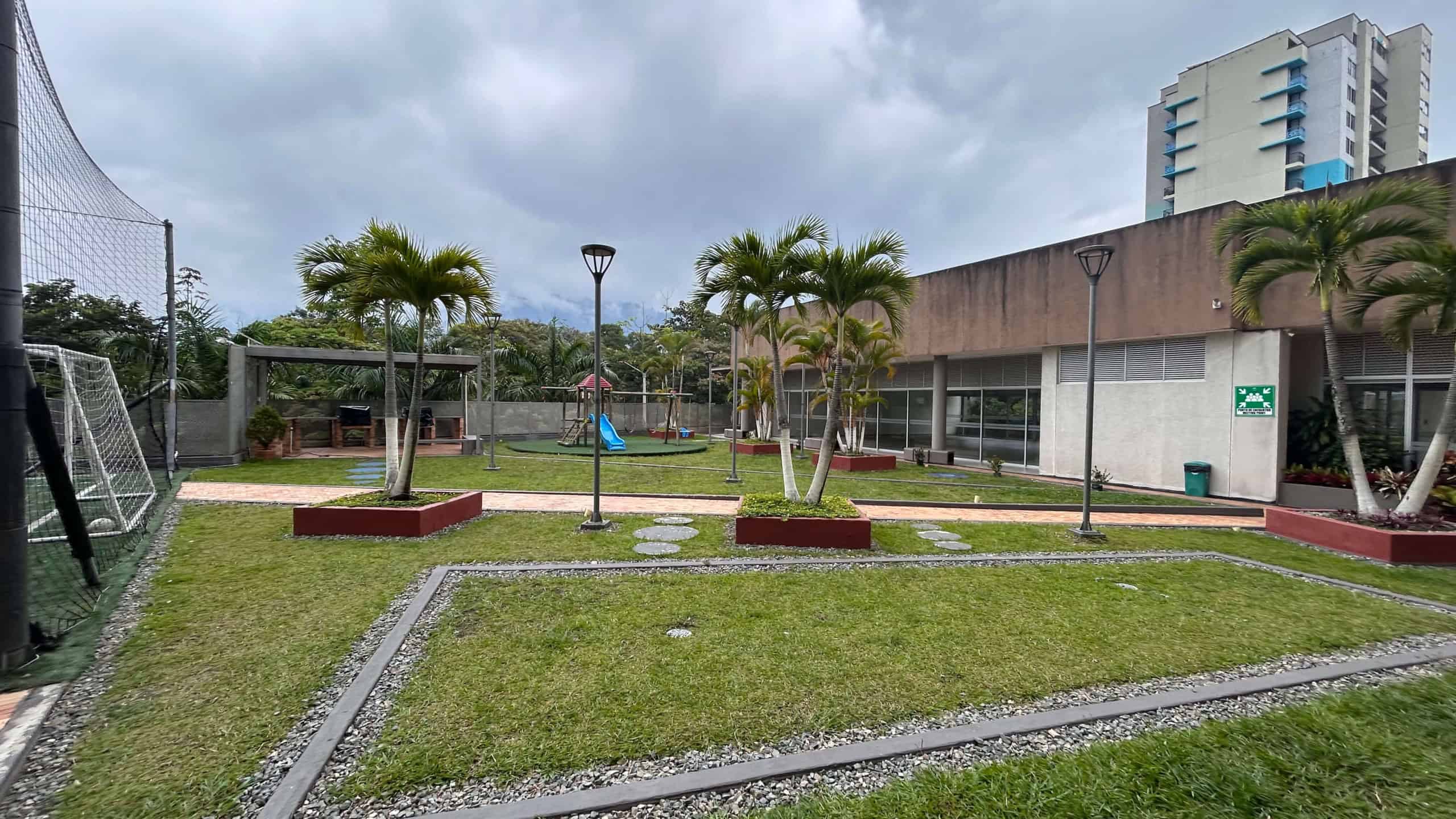 Imagen de área común en apartamento en venta en Florida Reservada, Ibagué, con jardines y zonas recr.