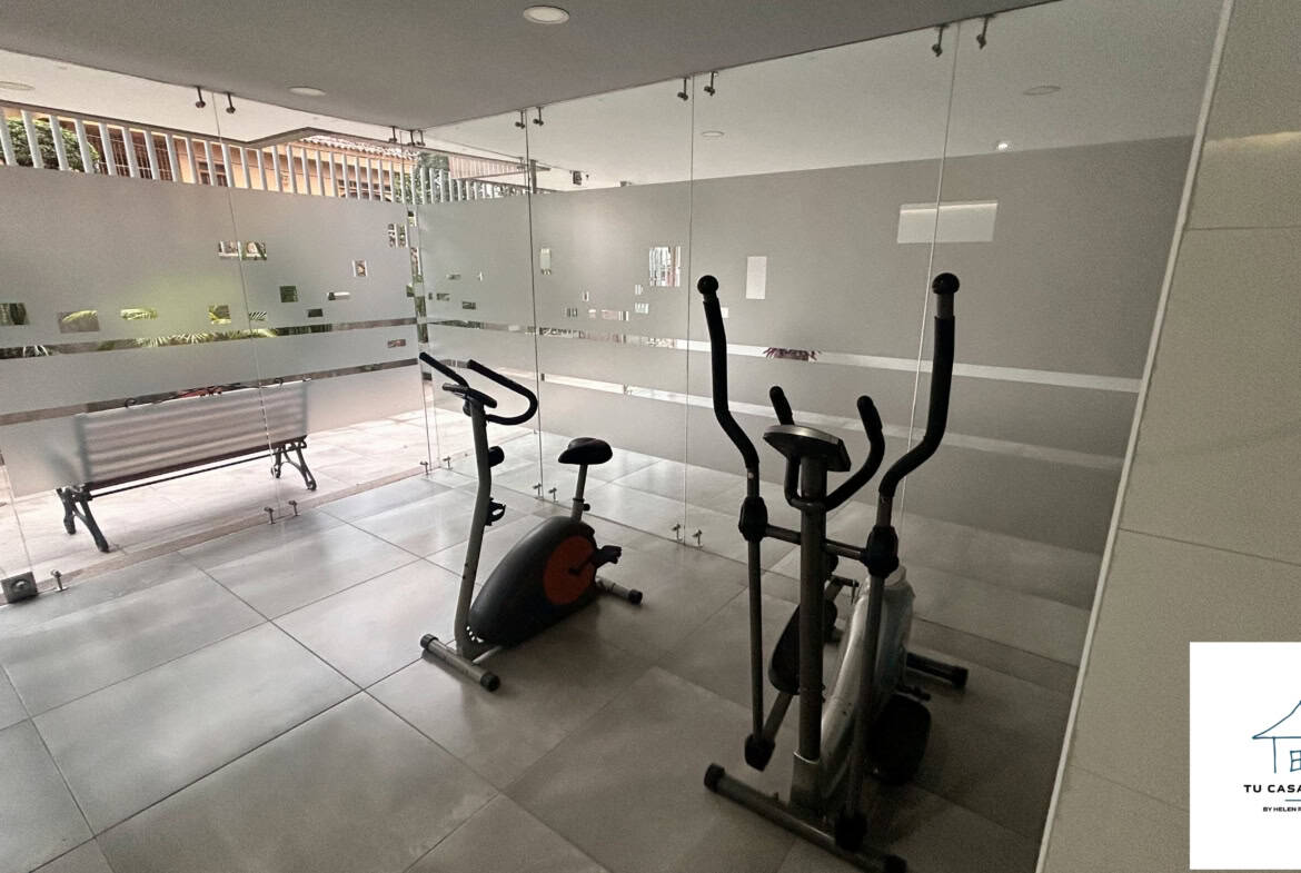 Equipamiento de gimnasio en apartamento en Piedrapintada Alta, Ibagué, ideal para mantenerse activo.
