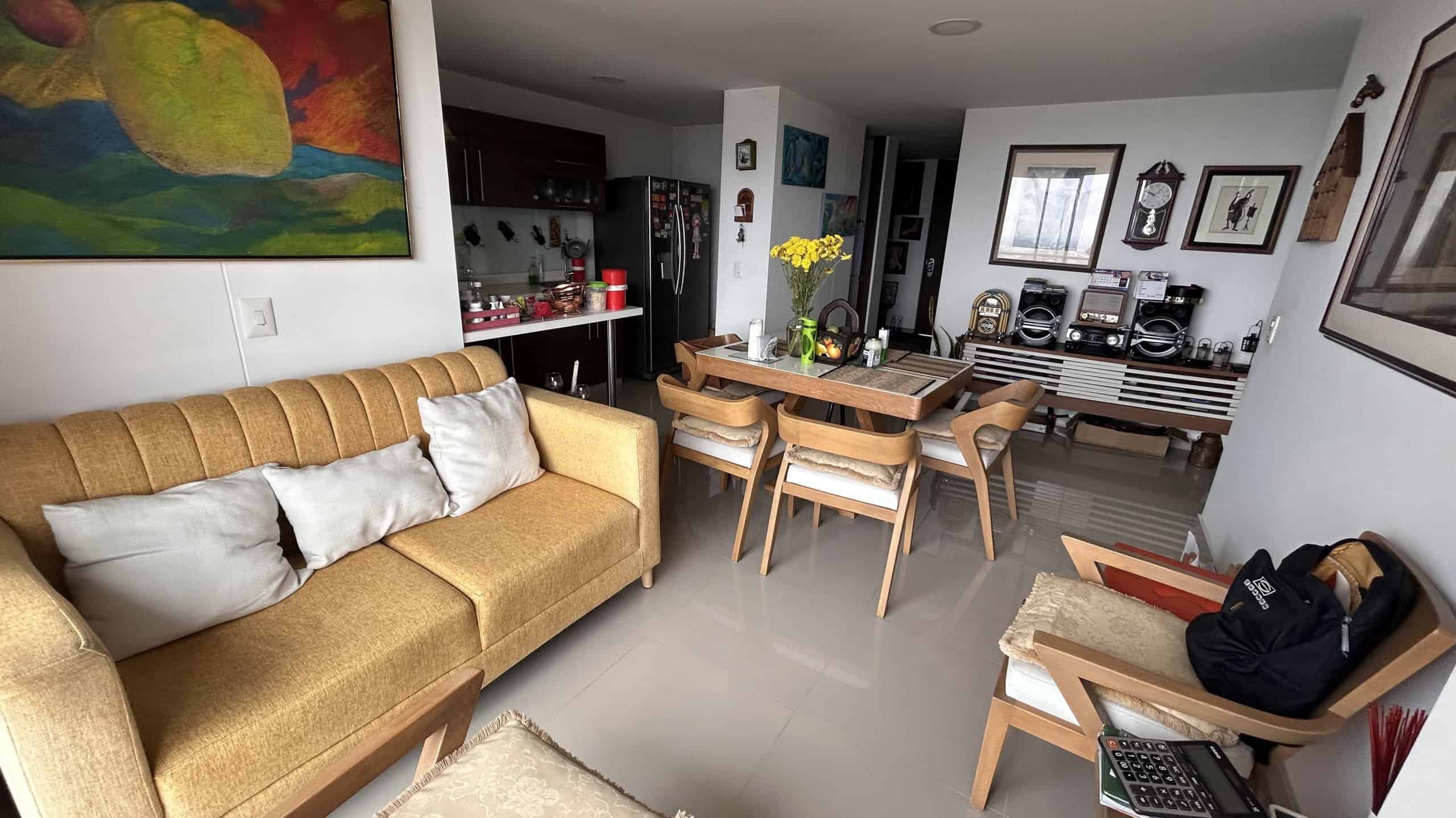 Apartamento en venta en Piedrapintada Alta, Ibagué, con espacios modernos y buena iluminación.