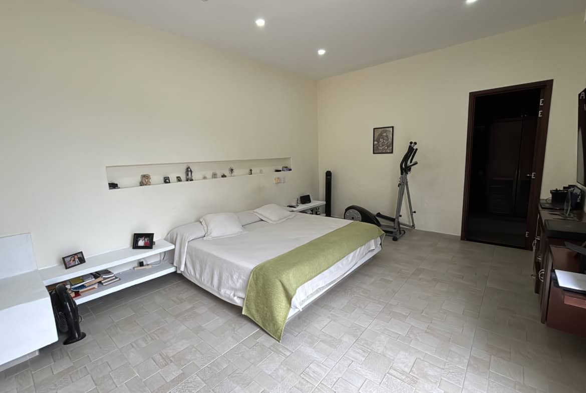 Habitación principal en casa campestre en venta en Hacienda Las Victorias.