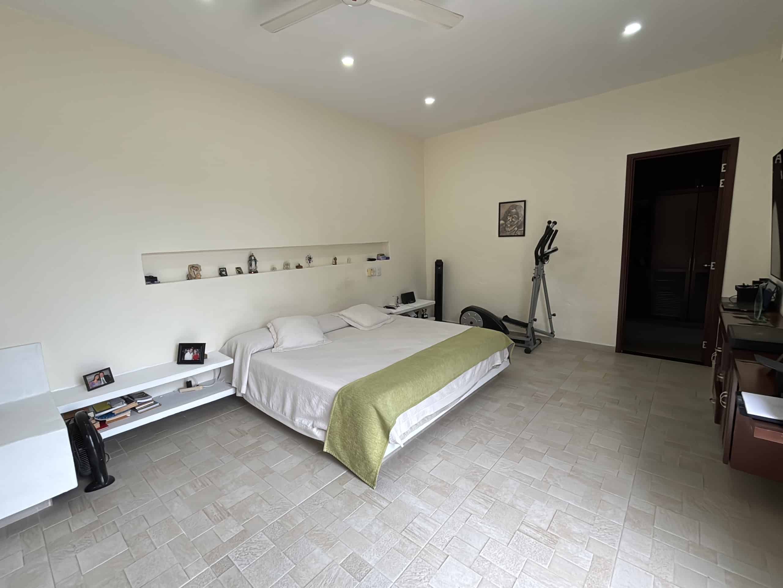 Habitación principal en casa campestre en venta en Hacienda Las Victorias.